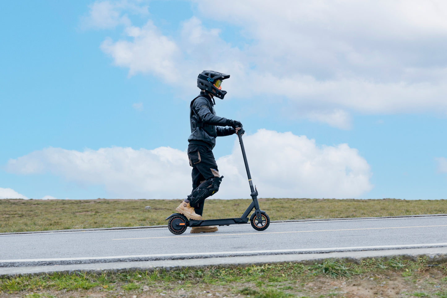 KuKirin S1 Max Electric Scooter – 350W Motor, 30 km/h Max Speed, 39 km Long Range, 10.4Ah Battery, Foldable & Lightweight E-Scooter for Adults